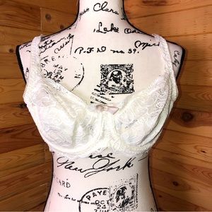 PLAYTEX White/cream lace bras with bow accent and adjustable straps